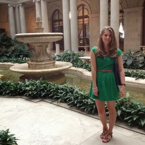 Meet your Posher, Caitlin